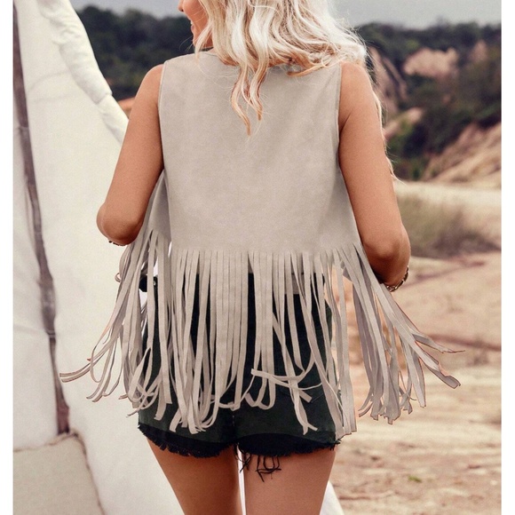 Western Studded Fringe Detail Open Front Vest - Picture 3 of 6